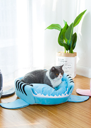 Dual-Purpose Shark Pet Bed